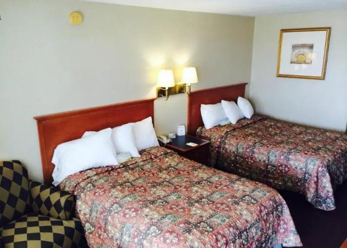 Days Inn By Wyndham Pratt