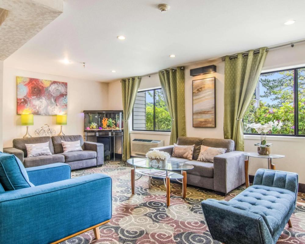 GuestHouse Inn & Suites Hotel Poulsbo