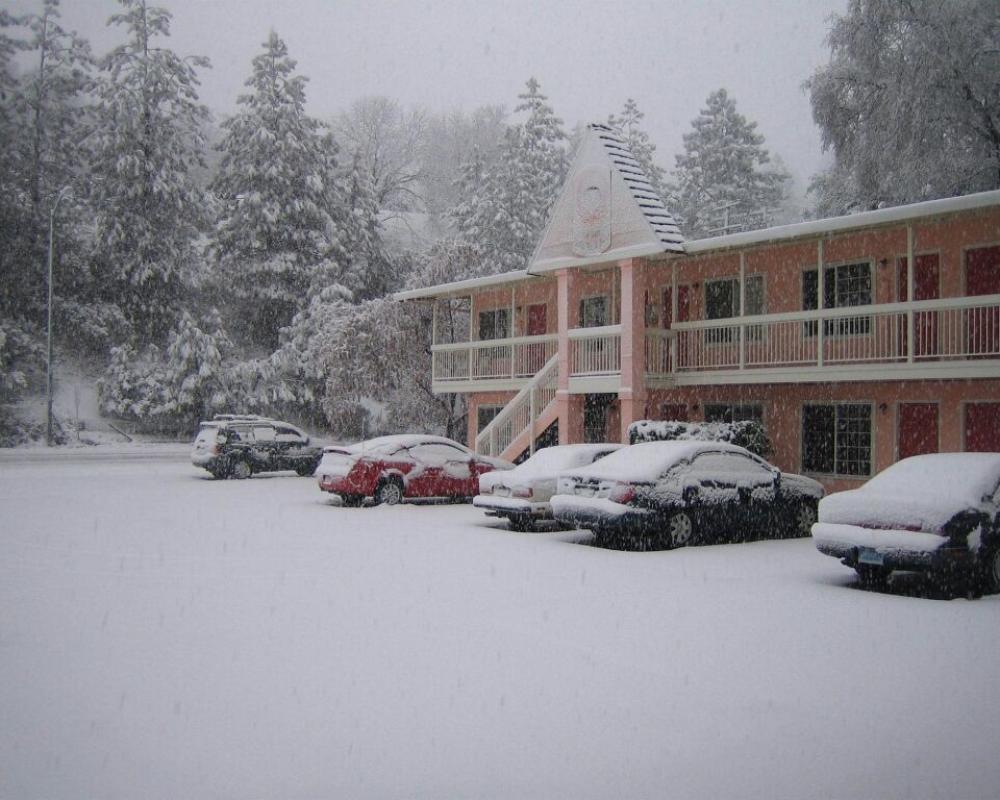 National 9 Inn Placerville