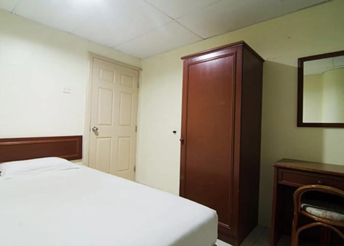 Coral Bay Resort