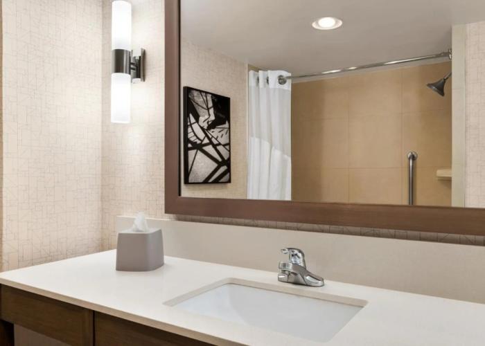 Holiday Inn Express Vancouver-Metrotown (Burnaby) by IHG