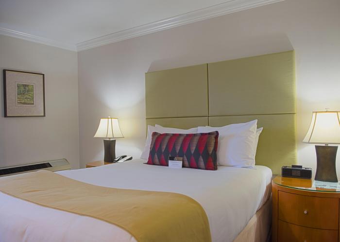 Executive Suites Hotel Metro Vancouver