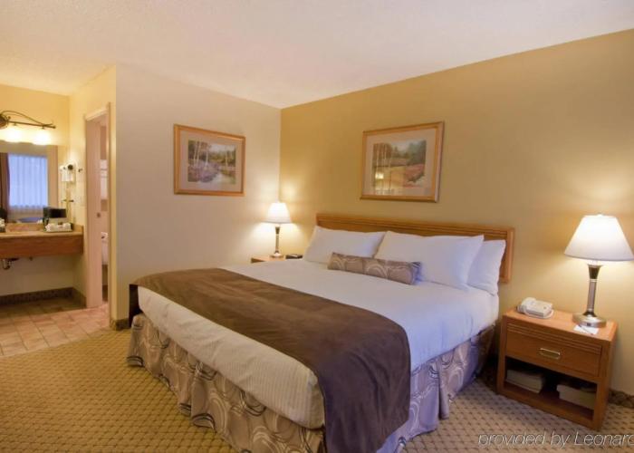 Best Western Plus Burnaby Hotel