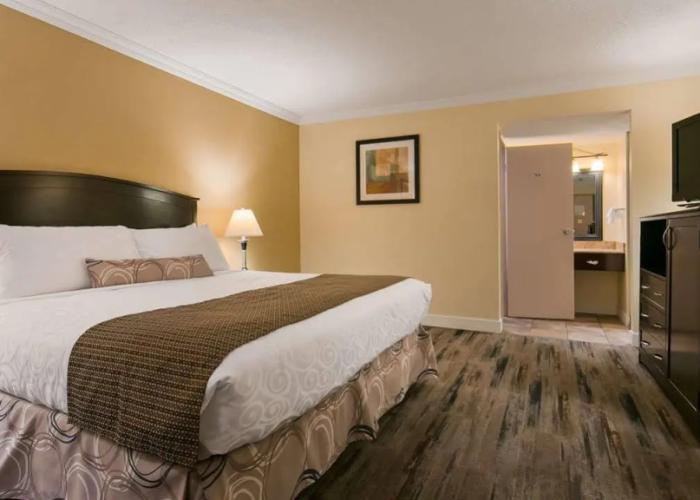 Best Western Plus Burnaby Hotel