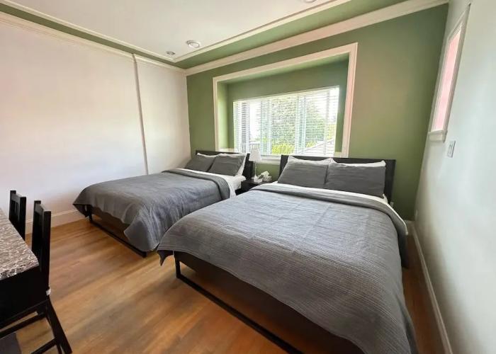 Vancouver Metrotown Modern Guest House