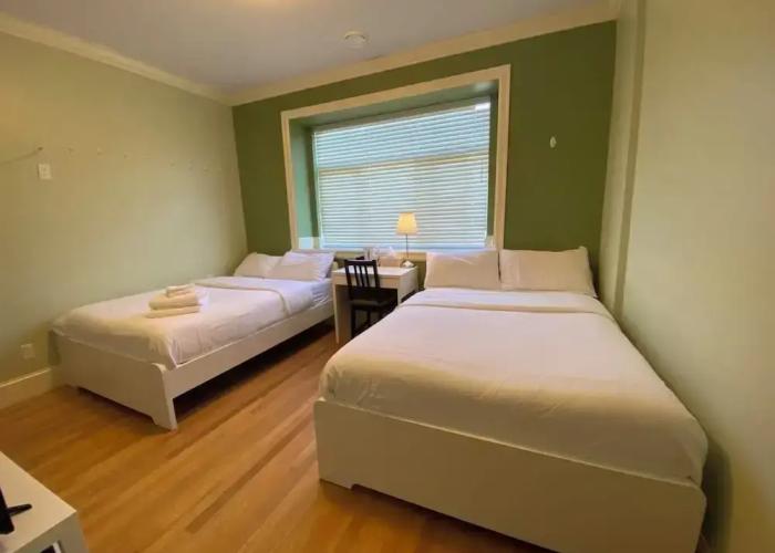 Vancouver Metrotown Modern Guest House
