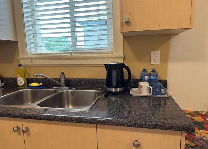 Vancouver Metrotown Modern Guest House