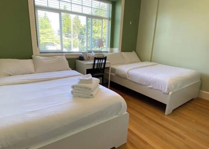 Vancouver Metrotown Modern Guest House