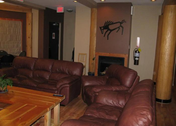Basecamp Lodge Golden