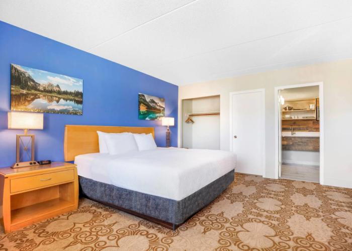Days Inn by Wyndham Golden