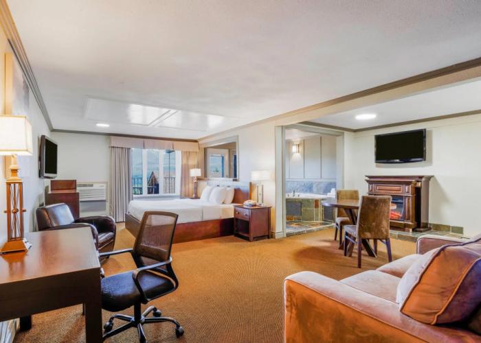 Days Inn by Wyndham Golden