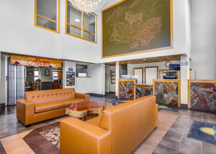 Days Inn by Wyndham Golden