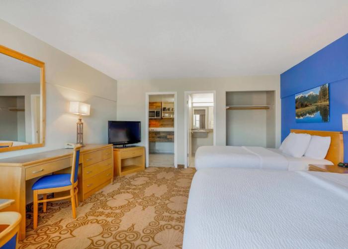 Days Inn by Wyndham Golden