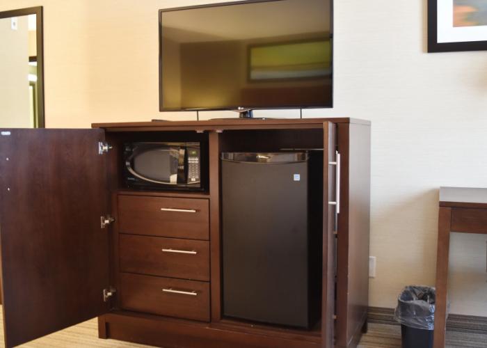 Holiday Inn Express Golden-Kicking Horse by IHG