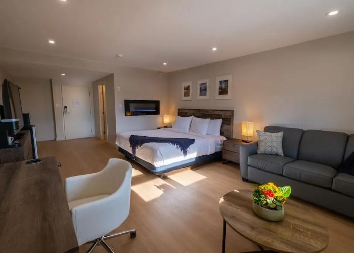 Rooms at Riveredge