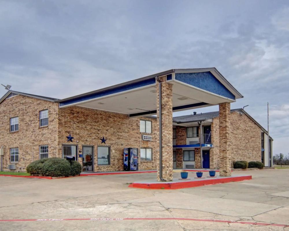 Motel 6 Red Oak, TX - Dallas