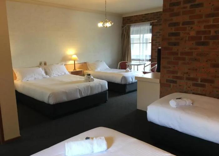 Bega Downs Motor Inn