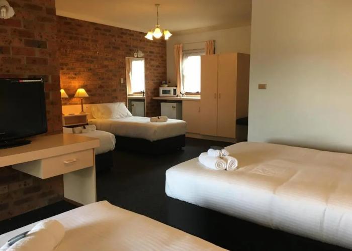 Bega Downs Motor Inn