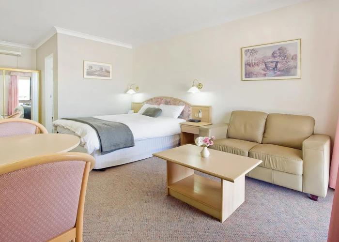 Bega Village Motor Inn