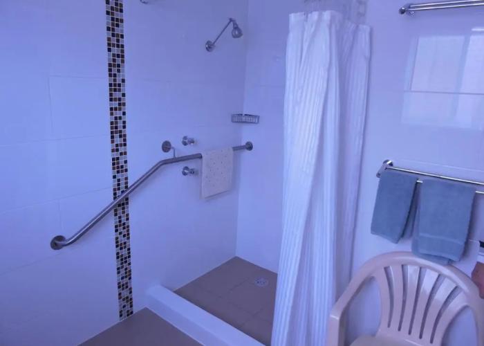 Acacia Snowy Motel