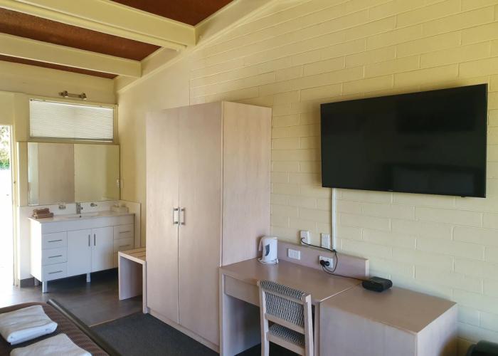 Lake Jindabyne Hotel
