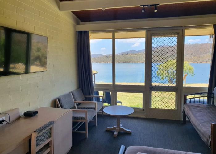 Lake Jindabyne Hotel