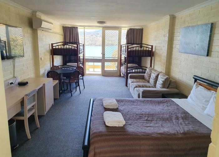 Lake Jindabyne Hotel