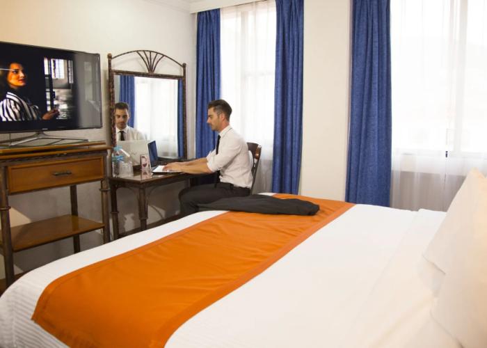 Hotel Ciros