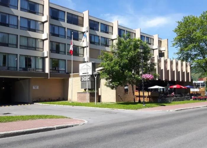 Greenwood Inn & Suites