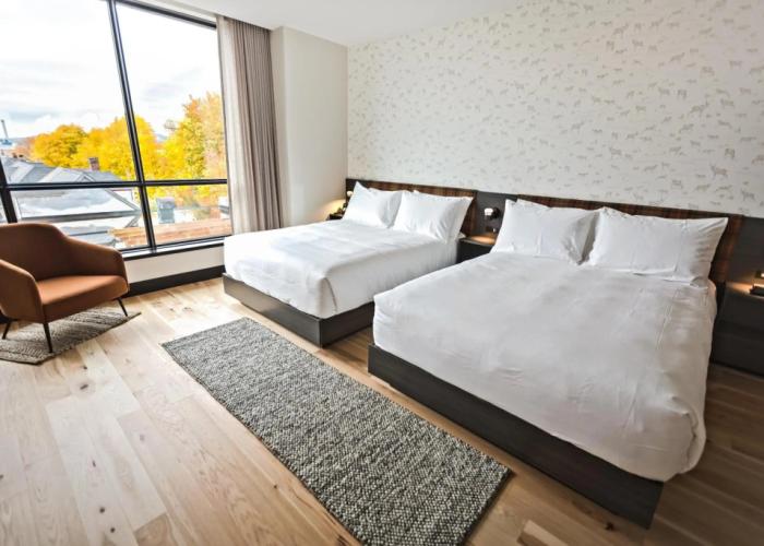 Hew & Draw Hotel