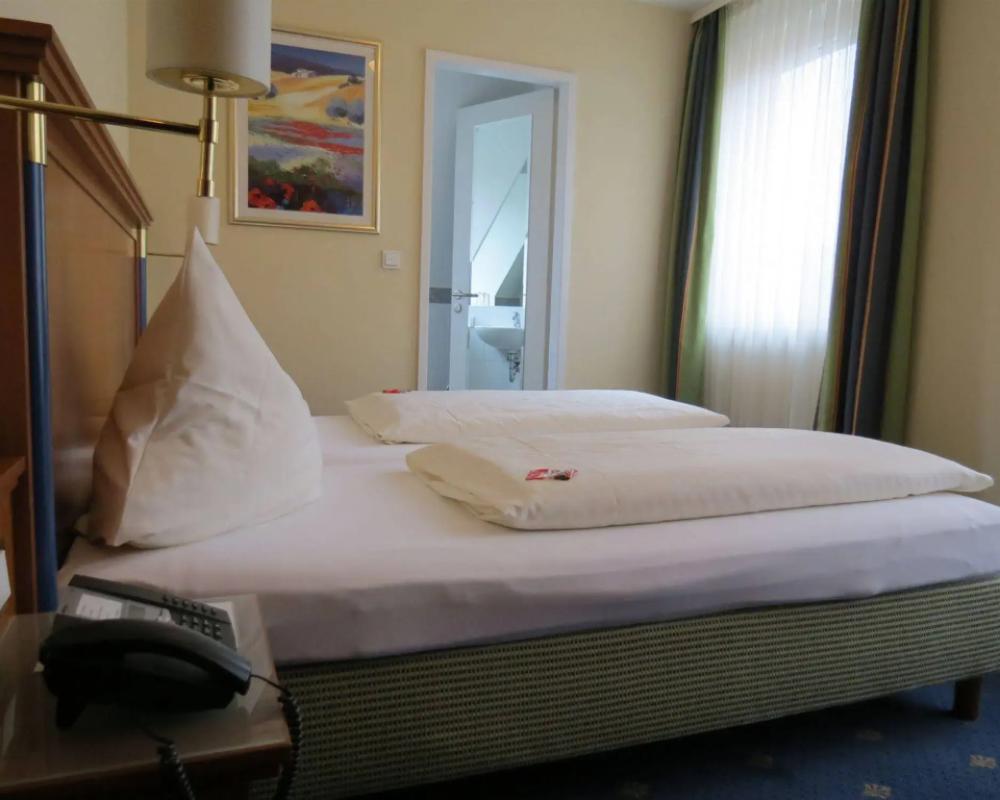 фото Hotel Neuthor