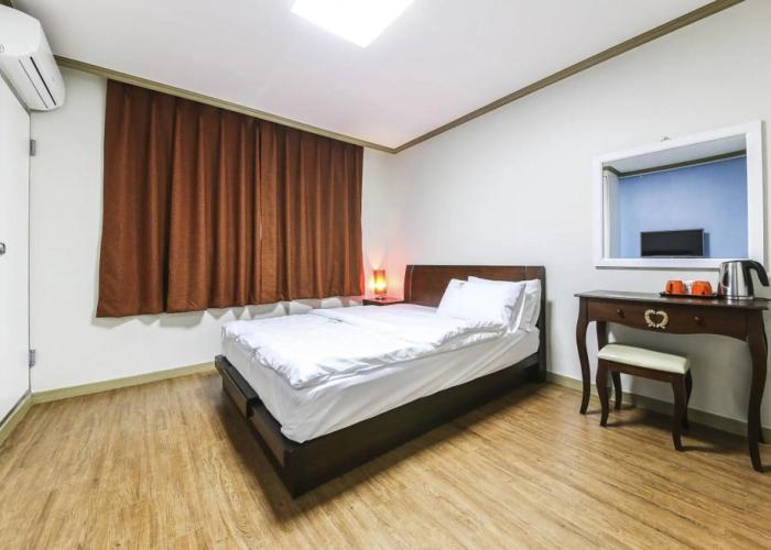 Crystal Residence Hotel