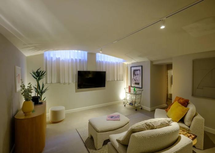 FINCH Boutique Hotel