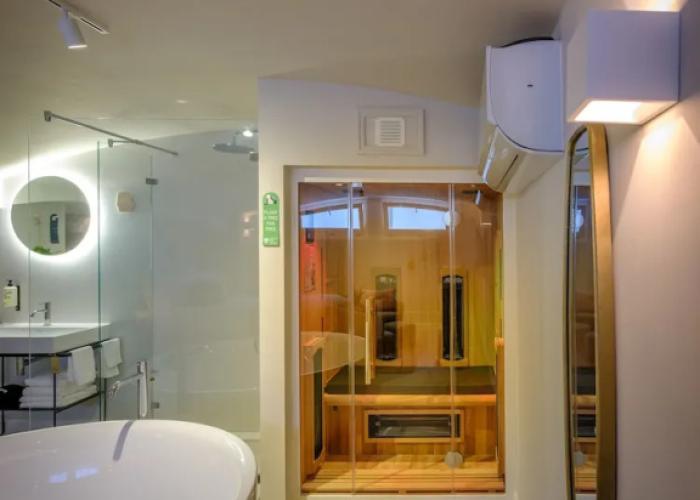 FINCH Boutique Hotel