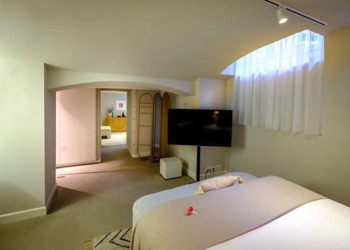 FINCH Boutique Hotel