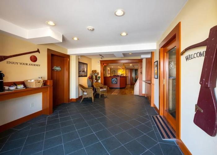 Sidney Waterfront Inn & Suites