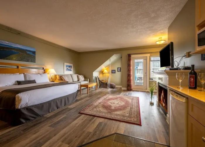 Sidney Waterfront Inn & Suites