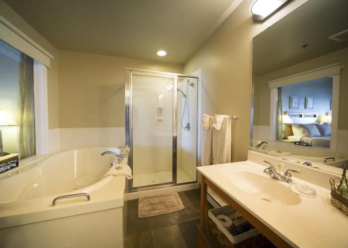 Sidney Waterfront Inn & Suites