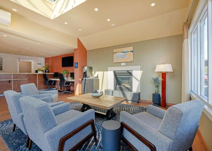 Best Western Plus Emerald Isle Hotel