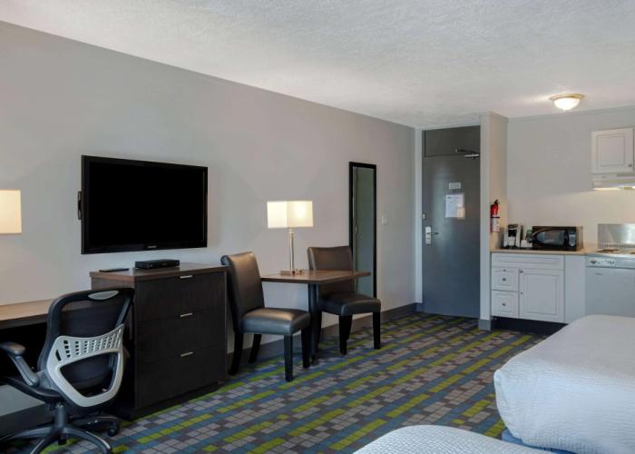 Days Inn by Wyndham Victoria Airport Sidney