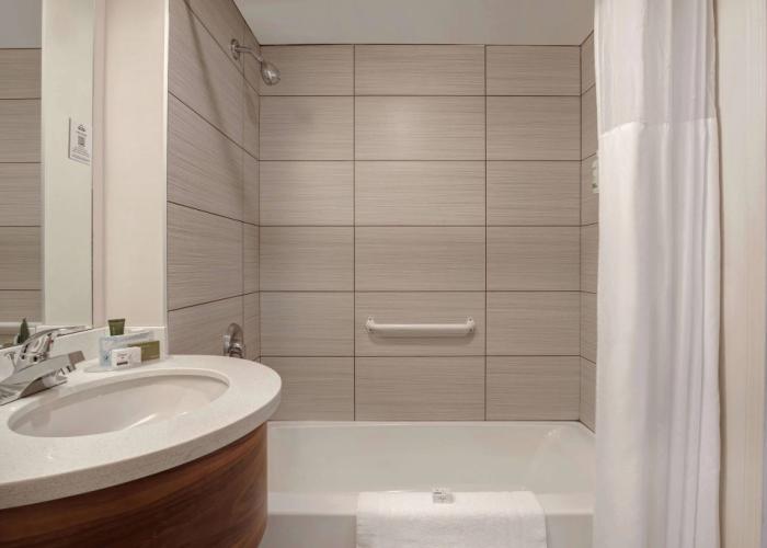 Days Inn by Wyndham Victoria Airport Sidney
