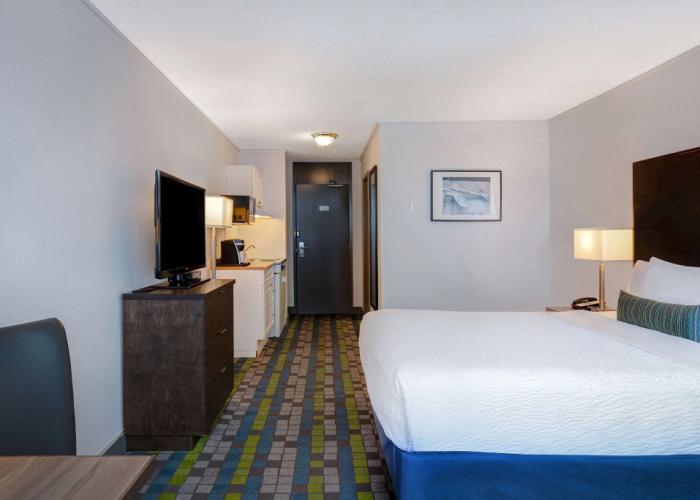 Days Inn by Wyndham Victoria Airport Sidney