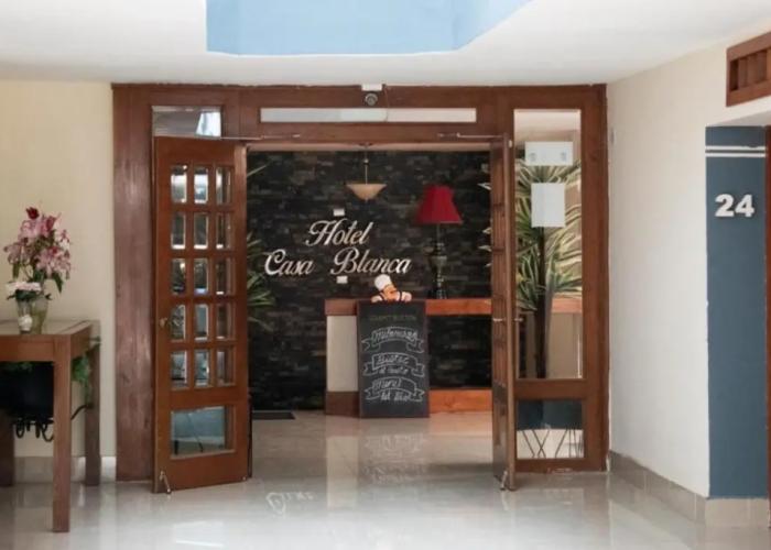 Capital O Hotel Casa Blanca