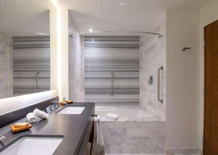 DoubleTree by Hilton Celaya