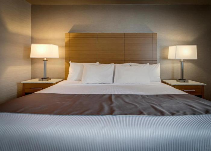 Monte Carlo Inn Vaughan Suites