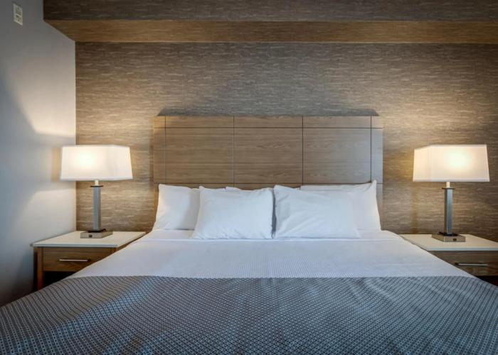 Monte Carlo Inn Vaughan Suites