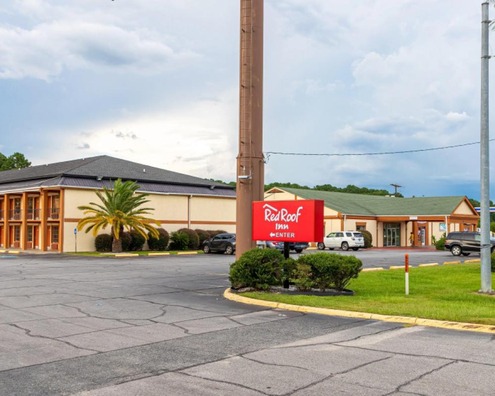 Red Roof Inn Savannah - Richmond Hill/ I-95