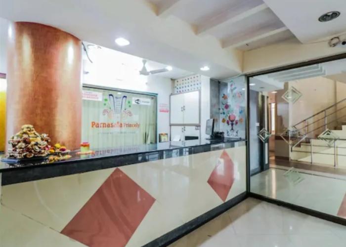 OYO 35442 Parnasala Princely