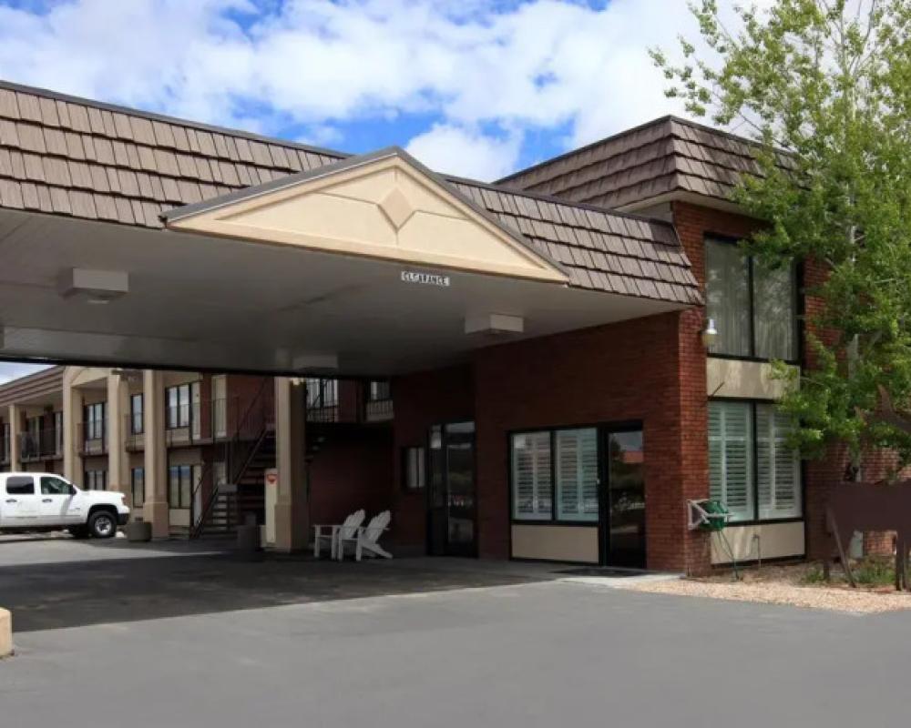 Americas Best Value Inn Roosevelt Ballard