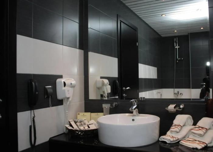 Cosmopolitan Hotel & Wellness